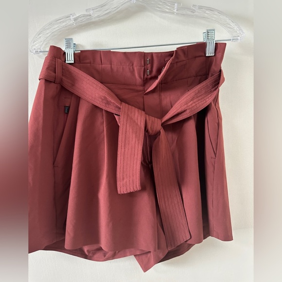 Athleta Skyline II Paperbag Shorts size 6 - Picture 4 of 7